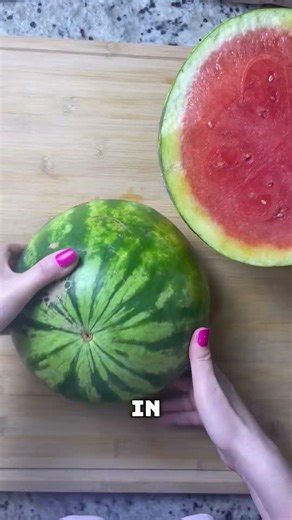 This Simple Watermelon Cutting Trick Changes Everything 🍉”