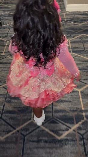 Tiny Queen Pageant Girl Catwalk to Crowning