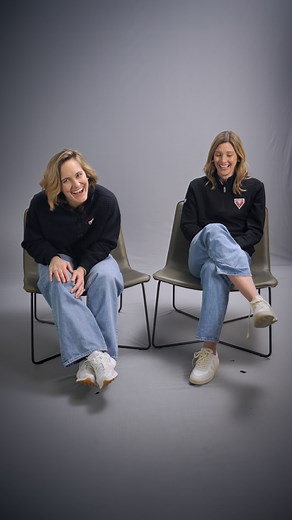 62K views · 650 reactions | Marie-Philip Poulin et Laura Stacey sont confortablement installées dans le premier trio de la Victoire, et on a demandé aux attaquantes de l'équipe de sortir leurs meilleurs arguments de vente pour se joindre à elles!  | Radio-Canada Sports | Facebook