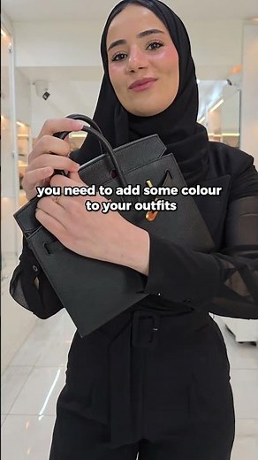 would you add some colour to your outfit? 👀🖤