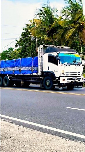 ISUZU LONG TRONTON TRUCK WITH HEAVY LOAD BACK, SPEEDING FAST #shorts #trending #viral