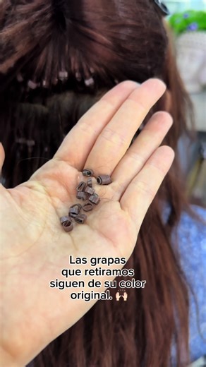 Cómo quitar extensiones de cabello con grapas
