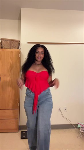 wub.et (@wub.et)’s video of dancing