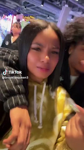Brooklyn Frost Twerk Videos on YT