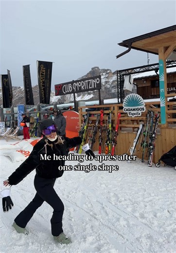 Enjoying Après Ski Fun at Altabadia