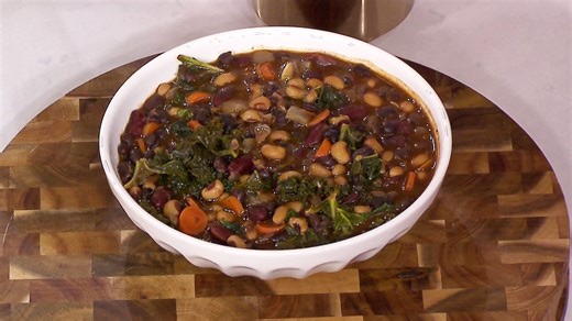 Bean and kale stew: Get Sunny Anderson’s recipe!