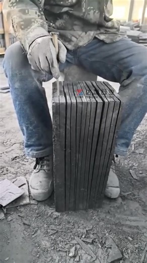 Hand Split Natural Bluestone Thin Tile We are rofessional factory specialize in natural stone,our range of stones in both small and larger sizes,accept custom specifications to suitable your project. culturedstone@daleistone.com http://daleiculturedstone.com #handmade #quartzite #cobblestone #handcrafted #stonemason #stonework #naturalstone #wallcladding #paver #garden #patio #courtyard #DL #supplier #reels | Dalei-Culture Stone