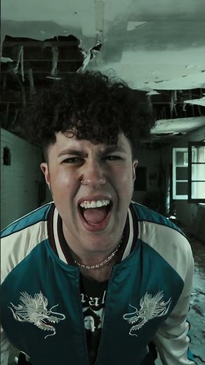 Muñeca Rusa - El club de los hipócritas (Short)