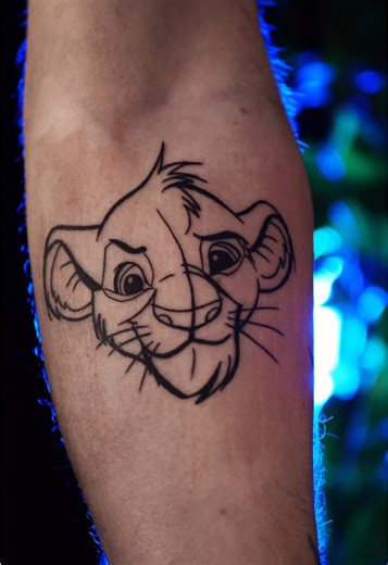 Kto tego jego mościa mógł by nie znać😅 no chyba każdy go zna! Hakuna matata i miłego dnia wam życzę! #pikpoktattoo #tattoo #tatuaż #hakunamatata #simbatattoo