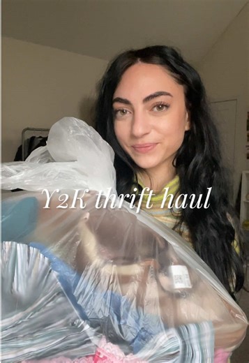 It’s gonna be a button down blouse spring 🤭 #thrifthaul #thriftfinds #y2k #thrifttok #secondhandfashion