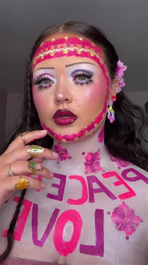 Reviving 1960s Hippie Makeup Looks with Bold Style