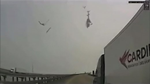 Video captured helicopter plunging toward I-10 in Louisiana