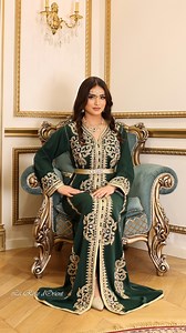 122K views · 954 reactions | Élégant caftan  en crêpeorné de fil doré et perles  à seulement 59€. Disponible en plusieurs couleurs  | La Rose d'Orient | Facebook