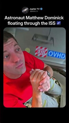 Astronaut Floating Through the ISS 🌌