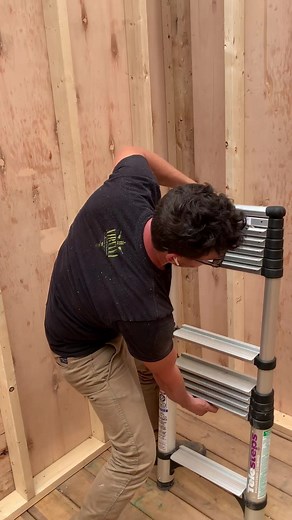 How to Use a Ladder Safely: Step-by-Step Guide