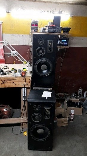 Reparacion para dos bafles infinity que llegaron con los dos woofers sonando mal, con las alas rotas y se van sonando de 10 después que los reparamos y entregamos a su dueño el día de ayer Estamos en albariño 2059 mataderos caba. Lun a vie 930 a 12 y 14 a 1730hs. Tel 1137608184 | Reparación De Parlantes Fm
