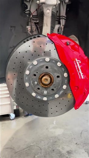 Buguei quando Vi o tamanho do Freio de Carbono da Uracan 👀😮🫨🇦🇺🇧🇷#lamborghini #carbon