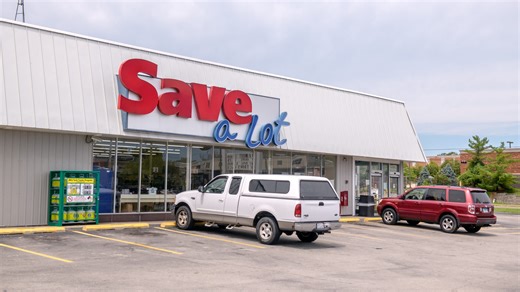 Peoria Heights Save-A-Lot property sold to group of Peoria investors. Here's what we know