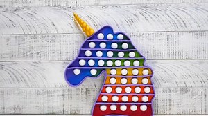 Práskačka ve tvaru jednorožce. Užijte si legraci s legendární antistresovou pomůckou | Tipy za hubičku | Stream