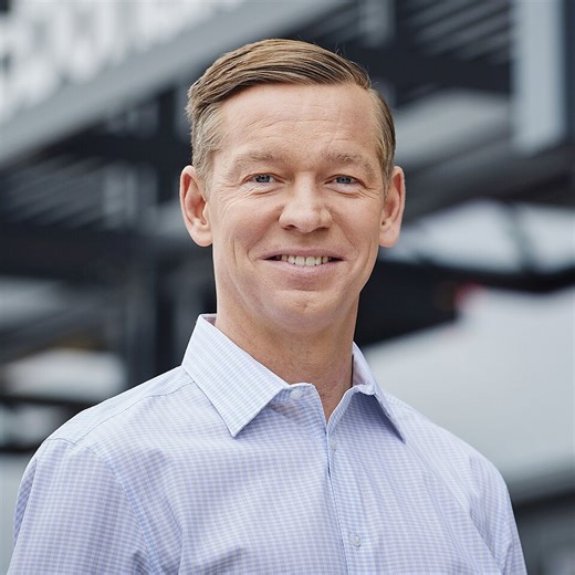 McDonald’s CEO went viral for eating a burger like a stranger