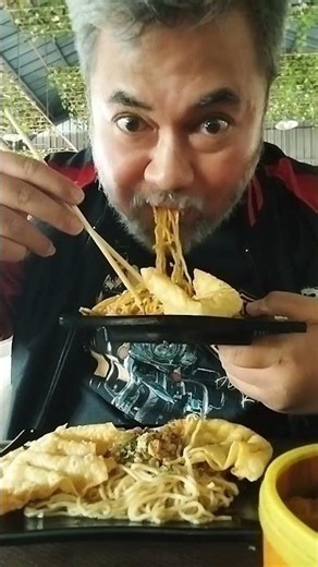 This Is What It's Like Ordering Mie Gacoan for the First Time 🫣