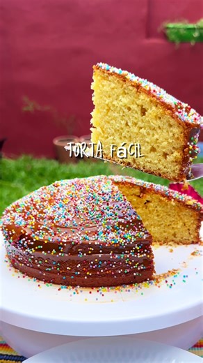 Torta fácil🧁 a lo Paraguay 🥹🇵🇾ENTRAÑABLE! para que hagas el postre mas fácil y rico 🎉😘 Te va a hacer acordar a tu infancia 🥹🙏🎉 IDEAL PARA EL POSTRE DE FINDE AÑO🎉🥂 *Ingredientes: .3 huevos .100 gr. Manteca .1 taza azúcar (200 gr.) .Jugo de 3 naranjas (ralladura de 1) .2 tazas harina leudante (250 gr.) *Horno 160 grados 40 minutos Decorado: dulce de leche y confites coloridos @mickeyparaguay@MickeyParaguay