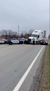 Semi truck brake fails 😲🤯