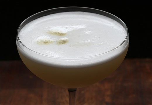 Recipe: Aquafaba Pisco Sour Cocktail