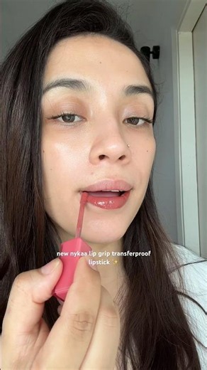nykaa lip grip transferproof glossy lipstick #shorts #glossylipstick