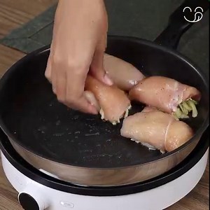 This chicken is so delicious, I practically cook it every day! An easy and delicious recipe! | SuperYummy