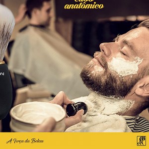 Para uma barba perfeita é preciso os melhores produtos. Na Marco Boni você encontra pincéis com cabo anatômico, que facilita os movimentos, e com cerdas naturais, tão macias que você nem vai acreditar. | Marco Boni