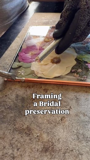 Wedding Bouquet & Flower Preservation 🌸 Joy van Niekerk | AUS 🇦🇺 | Once a wedding bouquet has been carefully pressed, preserved, and designed, it’s framed using the traditional Tiffany stained glass... | Instagram