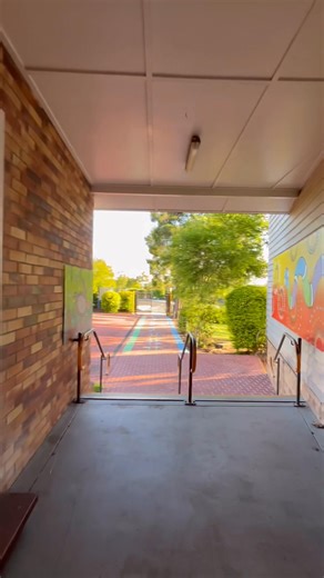 🫟🎨👣 Have you seen the new artwork at the Dutton Street entrance to our school? Completed in late 2025, this stunning and bright artwork by Uncle Arthur Conlon now welcomes students, staff and visitors to Murgon State High School. A huge thank you to Uncle Arthur for creating this beautiful piece for our school community! We look forward to working with him again in 2026 for more art throughout our school. Take a moment to watch the video and appreciate the artwork now displayed at the Dutton 