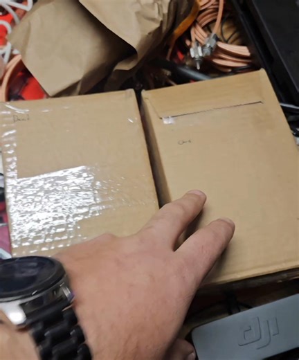 Gettin work done! Rg218 with a split feed and some Digital and Analog Birds going out the door! #rg218 #digitalbirdmetel #dwinsrfsupply #youalwayswinwithdwin | D-Win's RF Supply