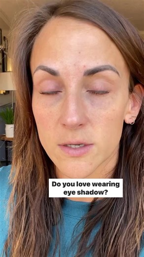 16K views · 102 reactions | Here is a super easy eyeshadow tutorial using two colors and applied with a brush and your finger. #eyeshadowspalette #easyeyeshadow #easymakeup #easymakeuptutorial #seinteyeshadows #seinteyeshadow #makeupforgreeneyes #eyeshadowtutorialforbeginners #eyeshadowtutorial | Kelly Nordfelt | Facebook