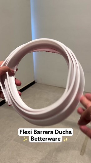 La Flexi Barrera Ducha #Betterware, evita que el agua escurra 💦 fuera de la regadera. Es fácil de instalar y se adapta al tamaño y forma que tú quieras. #Baño #Ducha #Regadera #Tips