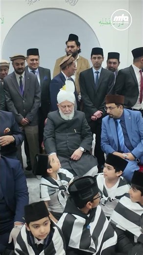 Highlights from Beloved Huzoor’s (aba) Visit to Cardiff 🏴󠁧󠁢󠁷󠁬󠁳󠁿