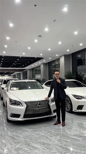 Exploring the Lexus LS460 and LS500