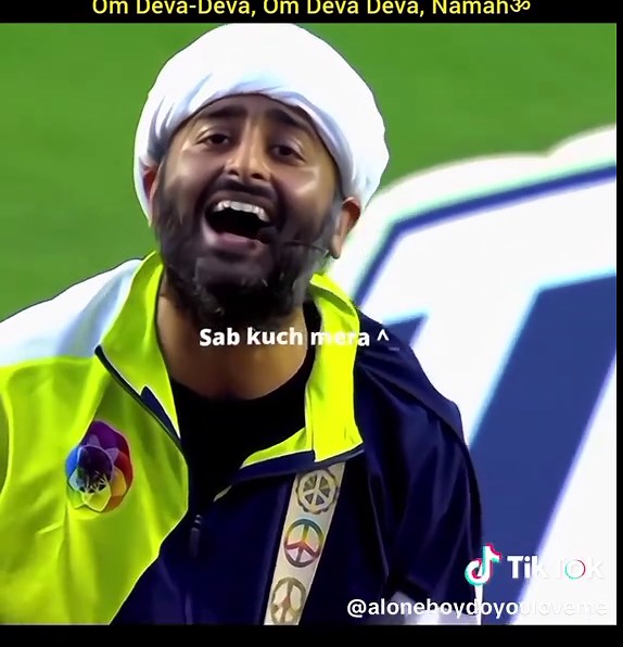 Deva Deva Song by Arijit Singh at Concert