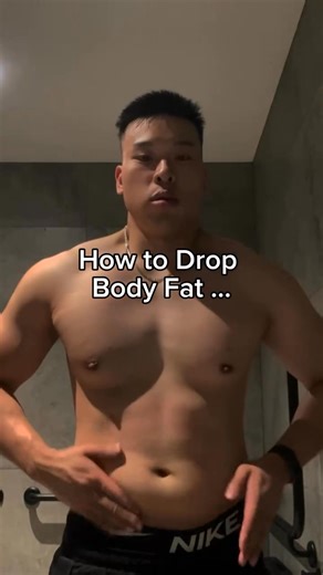 Want to Lose Fat Without Losing Muscle? Here’s the Blueprint: 1. Diet • Eat in a calorie deficit • Hit 180g protein/day • Stick to 80–90% whole foods • Meals: Eggs, chicken, beef, rice/potato, veggies, Greek yogurt, whey 2. Resistance Training (4 Days) • Day 1: Push (chest/shoulders/triceps) • Day 2: Lower (glutes/hamstrings) • Day 3: Pull (back/biceps) • Day 4: Lower (quads/core) • Focus on progressive overload good form 3. Cardio • LISS: 30–45 mins walk x 3/week • HIIT: 20 min intervals x 1/we