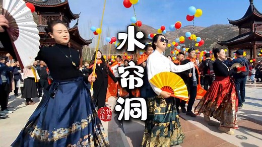 武山水帘洞：千年石窟焕新颜，非遗展演耀圣地_腾讯新闻