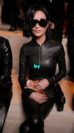 Demi Moore Debuts Bold Bob at Gucci Show 🔥 #demimoore #gucci #fashionweek #shorts