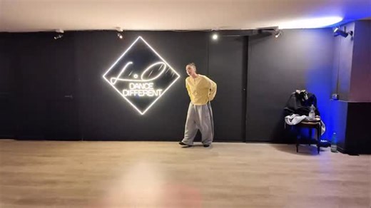 francesca fucci on Instagram: "coffee @iamodeal every single word!!! my class at @l.o_dancedifferent 🫂 grazie a tutti.❤️ @lukalo86 @robertabove1 speciali!"