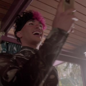 Ready for a hot new DIY-friendly hair color but unsure of where to begin? We can help ✨ 1. Pre-lighten using a Unicorn Hair Bleach Party Kit for fully saturated, vivid results 2. Cleanse thoroughly using our Color-Protecting Shampoo 3. Apply your choice of highly-pigmented Unicorn Hair color, rinse, and style! Head to the link in bio for everything you'll need to get started! | Lime Crime | Facebook