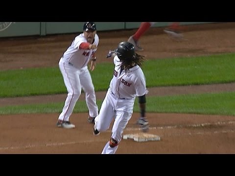 Hanley wins the game with a three-run homer