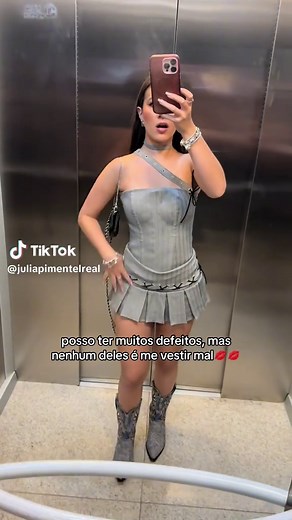 Looks de Frio e Estilo: Julia Pimentel Brilha