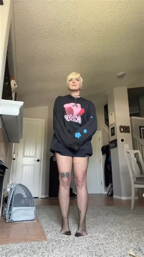 Ree Yue on Instagram: "Who’s awake rn??"