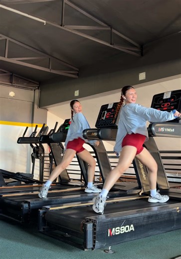 Treadmill Dance Challenge with Kitty and Kakai