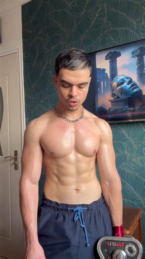 ʟᴀ ᴘᴜʟɢᴀ🕴️ on Instagram: "#fyp Follow : @arlow.rr 🥩🦾"