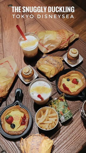 The menu at The Snuggly Duckling at the new Rapunzel area in Tokyo DisneySea Fantasy Springs ✨ there are 3 different burgers which you can get in sets or on its own (cheeseburger, shrimp or plant based). The desserts were delicious, I absolutely loved the muffin (craving more now!!) and the Sweer Ever After was a good balance of sweet and sour flavours. Fantasy Springs opens 6th June 2024 📍 Tokyo DisneySea Fantasy Springs *do NOT repost without permission #TokyoDisneyResort #TokyoDisneySea #Fan